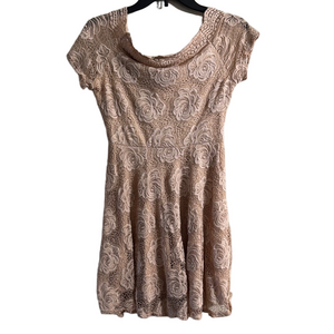 January 7 Mini Dress in Vibrant Red with Chic Design